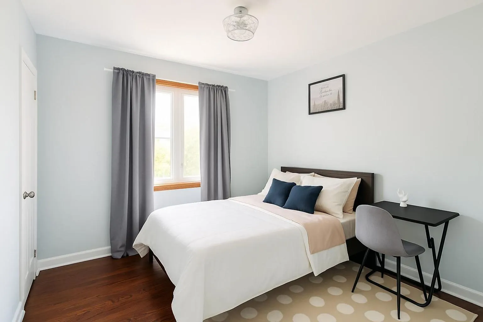 Newly Renovated Modern 3Br North York Bungalow Close To Rogers Stadium, Ttc Subway Access, Plus Wifi, Free Parking, Full Kitchen, Perfect For Family Travel, Group Trips Or Work Stays! Nyaraló